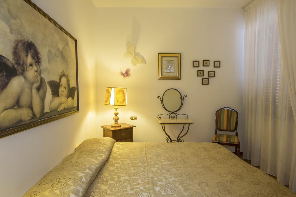 Вилла La Casa Di Gigliola Монтичиано Номер фото